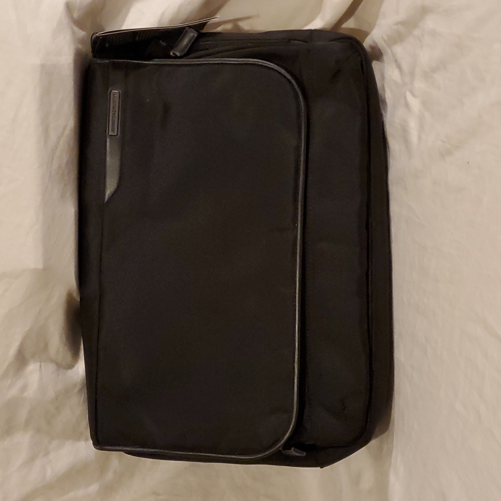 Johnston and Murphy Black Messenger Bag with Laptop Compartment, 18" x 12" x 4"